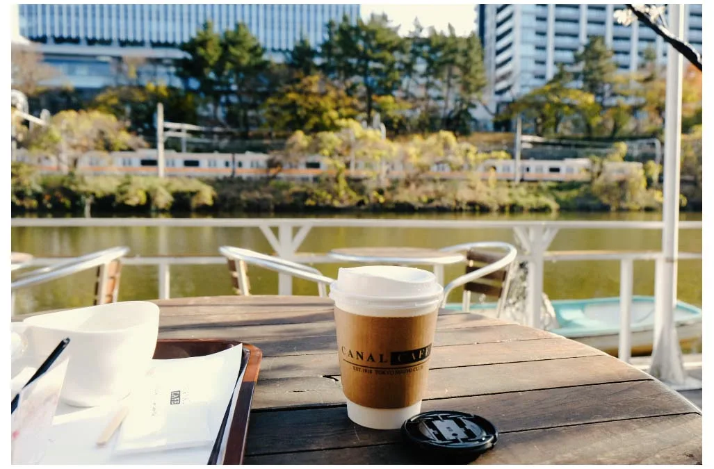 東京・咖啡館的美好時光：我在神樂坂 CANAL CAFE 品一杯緩慢的日式櫻花茶