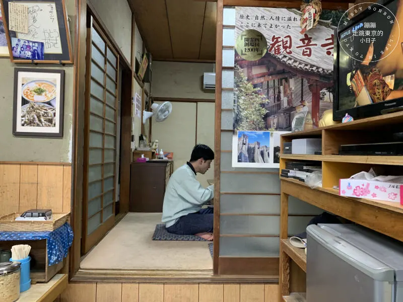 四國香川觀音寺自家製烏龍麵「柳川本店」的店內用餐環境