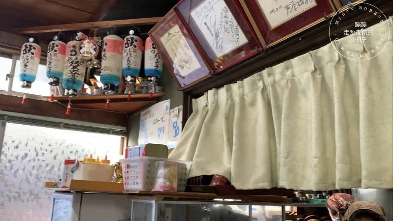 四國香川觀音寺自家製烏龍麵「柳川本店」的店內用餐環境