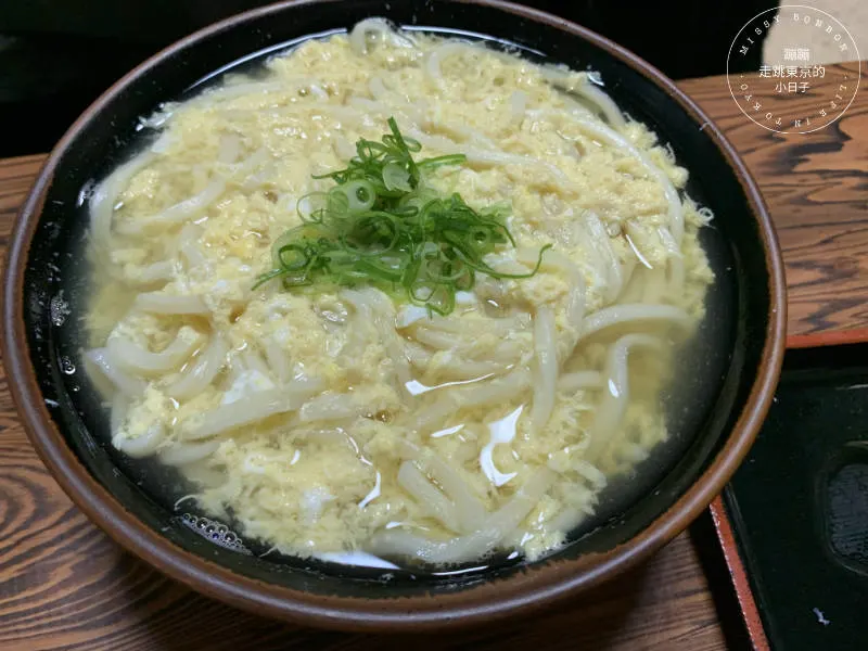 四國香川觀音寺自家製烏龍麵「柳川本店」的「蛋花烏龍麵」