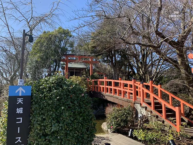 靜岡伊豆全景公園的山頂神社