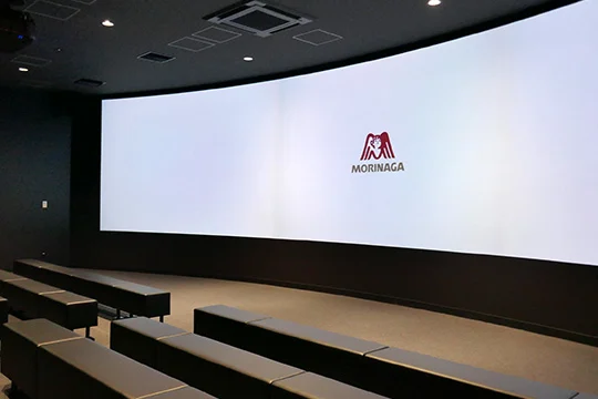 森永製菓鶴見工廠內