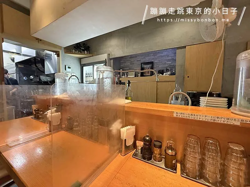 蒲田「麵屋 まほろ芭」拉麵店內用餐環境