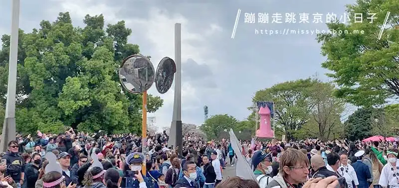 「かなまら祭(鐵男根祭)」現場的盛況，人真的非常多